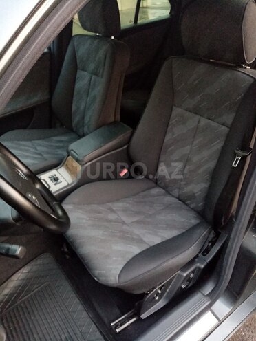 Mercedes E 220 1999, 309,666 km - 2.2 l - Yevlax