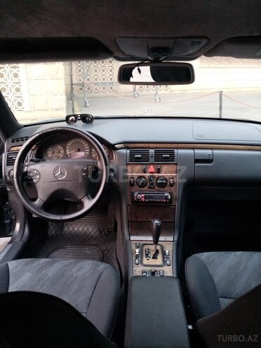 Mercedes E 220 1999, 309,666 km - 2.2 l - Yevlax