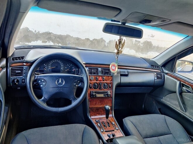 Mercedes E 270 1999, 521,000 km - 2.7 l - Bakı
