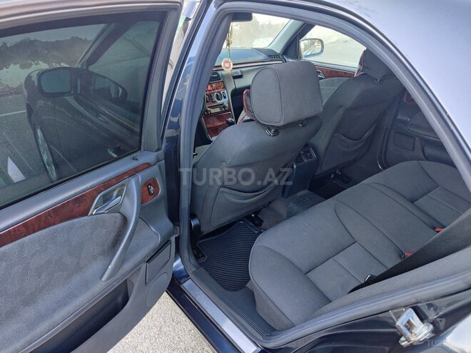 Mercedes E 270 1999, 521,000 km - 2.7 l - Bakı