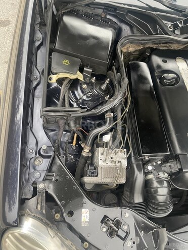 Mercedes E 220 2002, 368,617 km - 2.2 л - Bakı