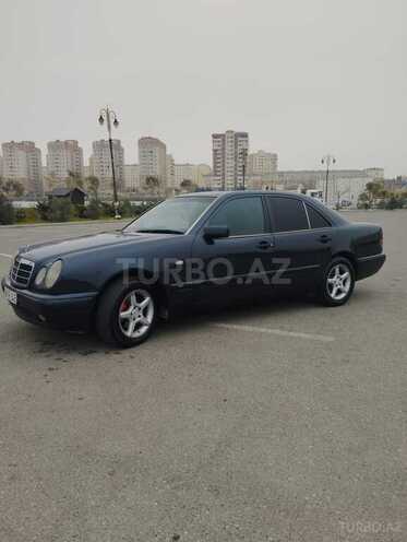 Mercedes E 230 1966, 370,000 km - 2.3 л - Sumqayıt