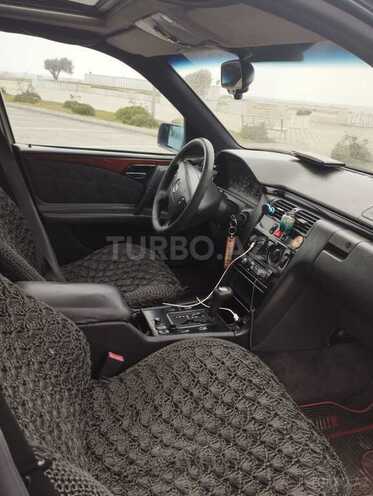Mercedes E 230 1966, 370,000 km - 2.3 л - Sumqayıt