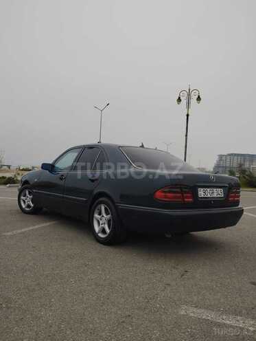 Mercedes E 230 1966, 370,000 km - 2.3 л - Sumqayıt