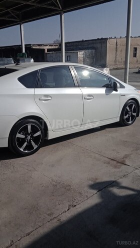 Toyota Prius 2015, 130,000 km - 1.8 l - Mingəçevir