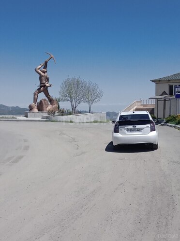 Toyota Prius 2015, 130,000 km - 1.8 l - Mingəçevir