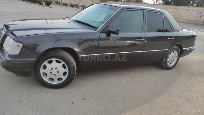 Mercedes E 250 1995, 382,660 km - 2.5 l - İmişli