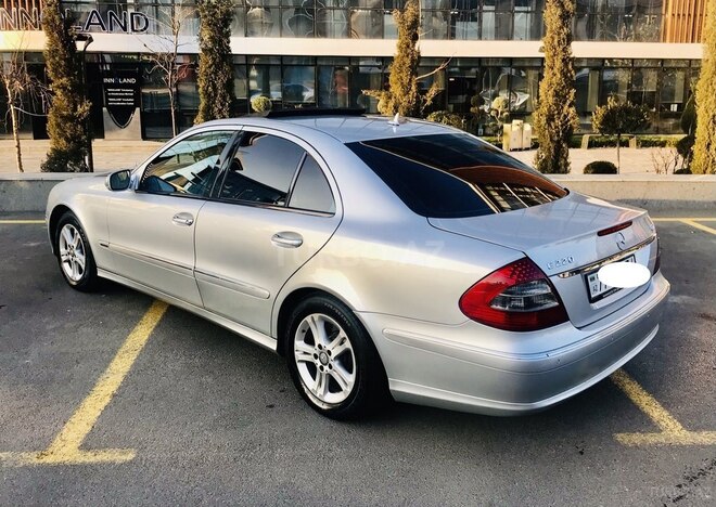 Mercedes E 220 2006, 289,000 km - 2.2 l - Bakı