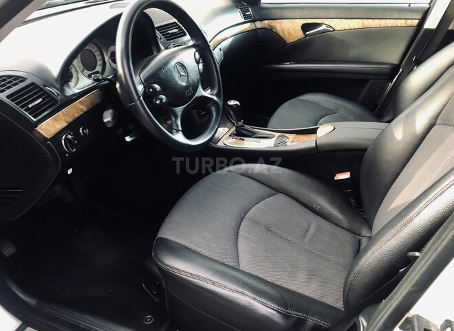 Mercedes E 220 2006, 289,000 km - 2.2 l - Bakı