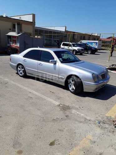 Mercedes E 270 2000, 378,500 km - 2.7 l - Bakı