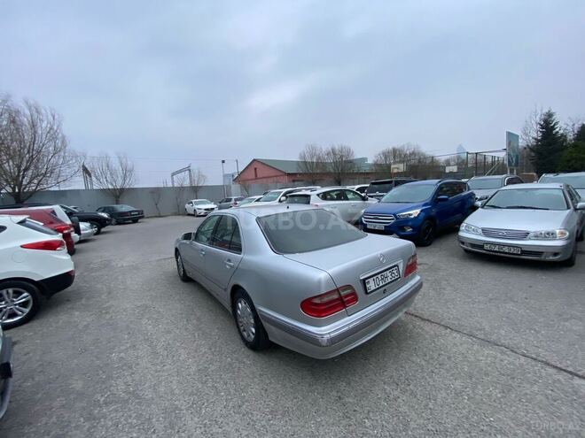 Mercedes E 240 2000, 367,000 km - 2.6 l - Bakı
