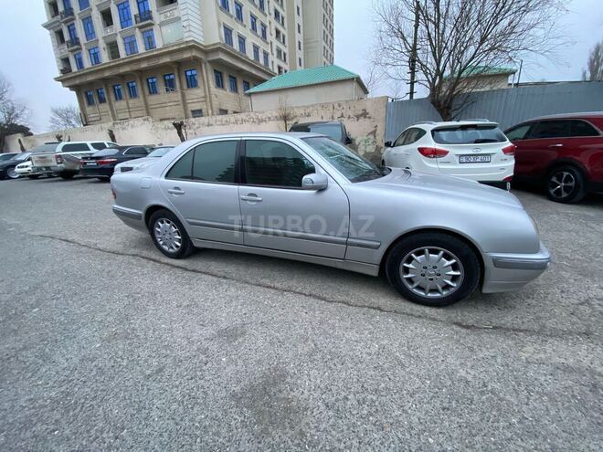 Mercedes E 240 2000, 367,000 km - 2.6 l - Bakı
