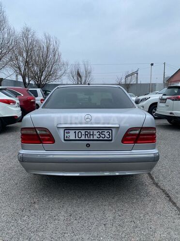Mercedes E 240 2000, 367,000 km - 2.6 l - Bakı