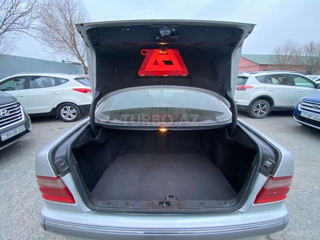 Mercedes E 240 2000, 367,000 km - 2.6 l - Bakı