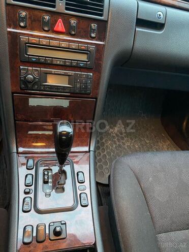 Mercedes E 240 2000, 367,000 km - 2.6 l - Bakı
