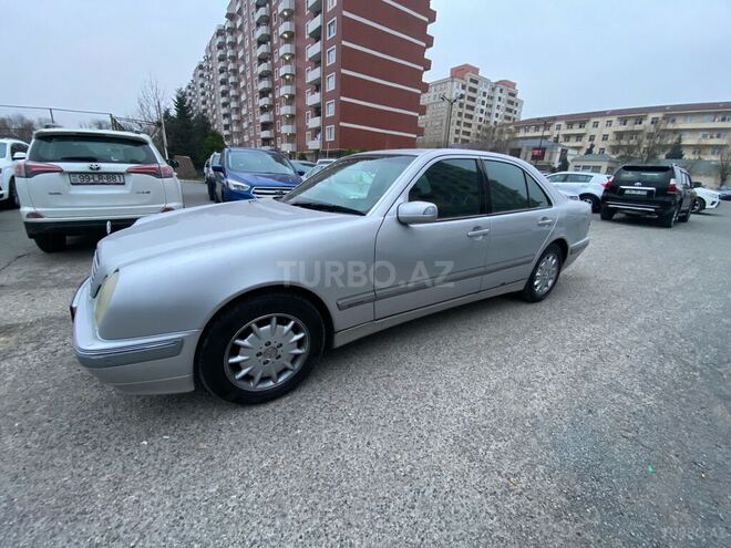 Mercedes E 240 2000, 367,000 km - 2.6 l - Bakı