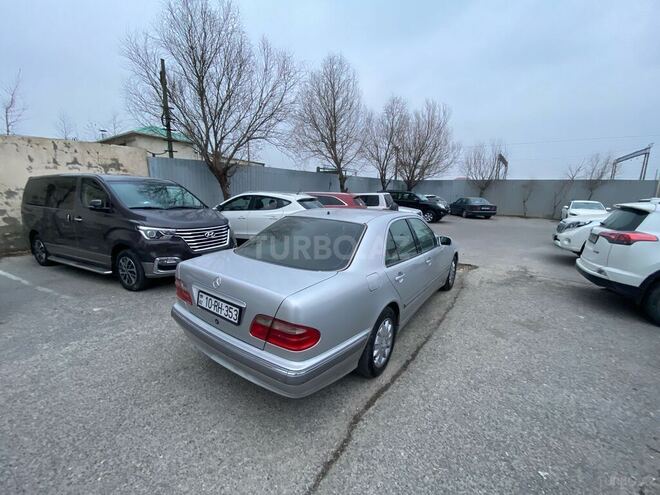 Mercedes E 240 2000, 367,000 km - 2.6 l - Bakı
