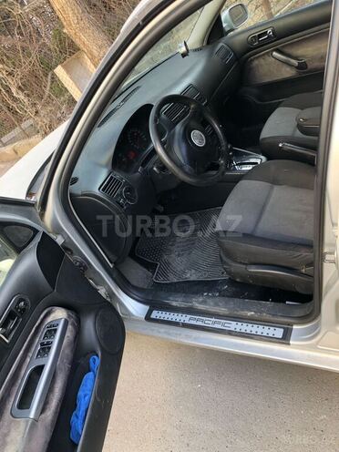 Volkswagen Bora 2003, 186,000 km - 2.0 л - Bakı