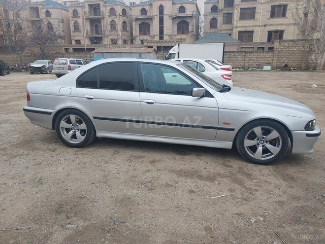 BMW 528 1999, 235,000 km - 2.8 l - Bakı