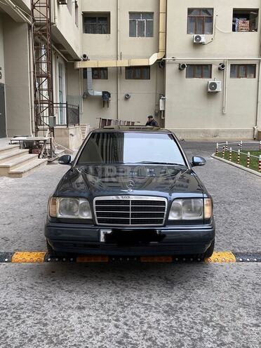 Mercedes E 220 1994, 400,000 km - 2.2 л - Bakı