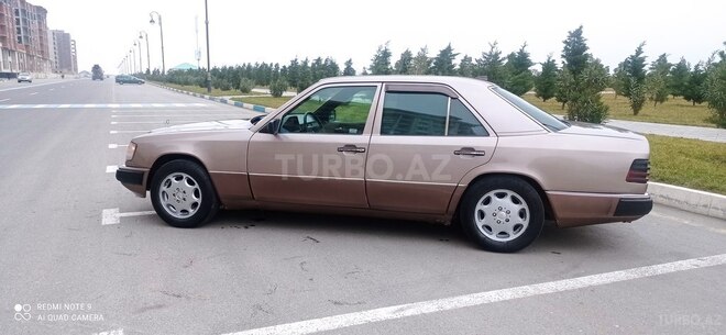 Mercedes E 200 1993, 132,415 km - 2.0 l - Sumqayıt