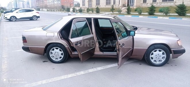 Mercedes E 200 1993, 132,415 km - 2.0 l - Sumqayıt