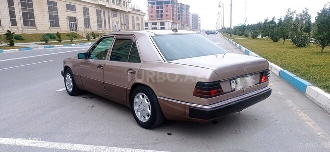Mercedes E 200 1993, 132,415 km - 2.0 l - Sumqayıt