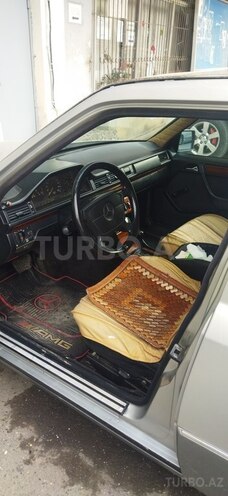 Mercedes E 250 1993, 548,146 km - 2.5 l - Bakı
