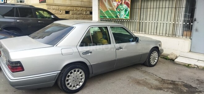 Mercedes E 250 1993, 548,146 km - 2.5 l - Bakı