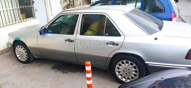 Mercedes E 250 1993, 548,146 km - 2.5 l - Bakı