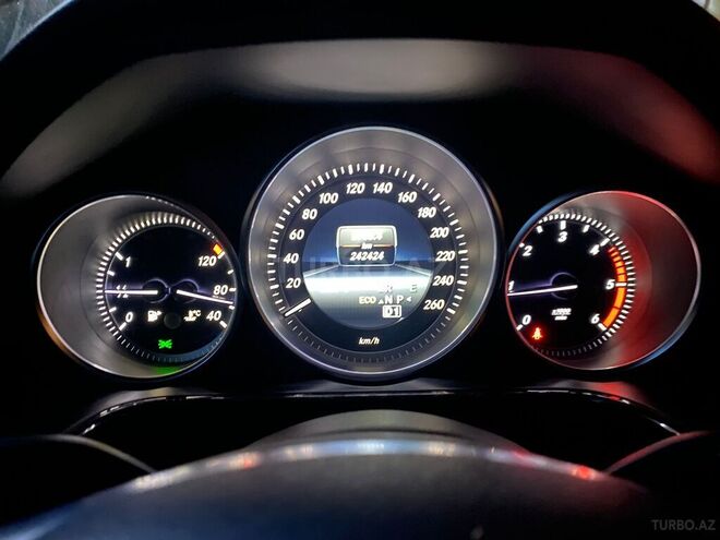 Mercedes E 220 2013, 243,000 km - 2.2 l - Bakı