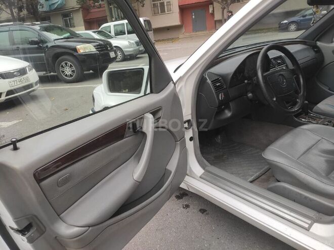 Mercedes C 230 2000, 330,000 km - 2.3 л - Bakı