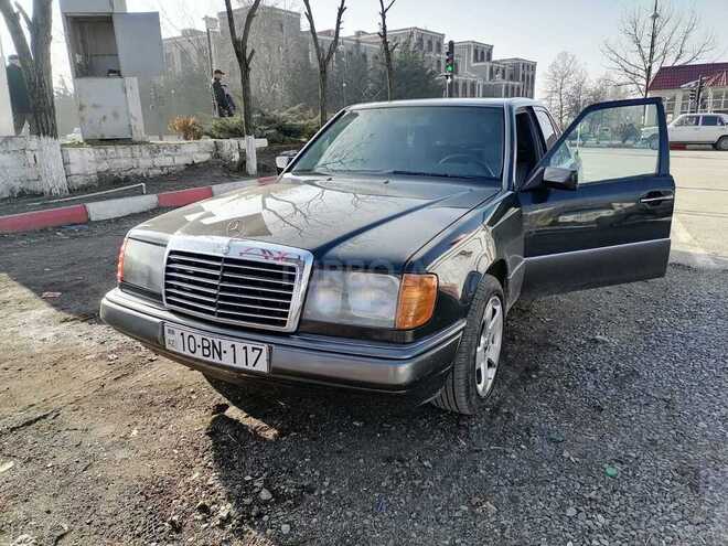 Mercedes E 220 1993, 250,000 km - 2.2 l - Qəbələ