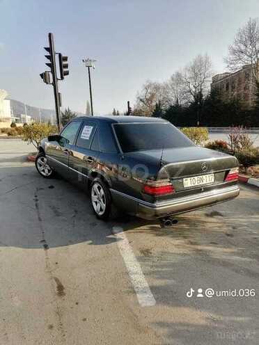 Mercedes E 220 1993, 250,000 km - 2.2 l - Qəbələ