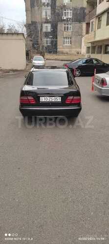 Mercedes E 220 2001, 424,929 km - 2.2 l - Bakı