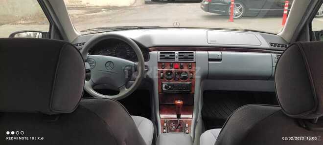Mercedes E 220 2001, 424,929 km - 2.2 l - Bakı