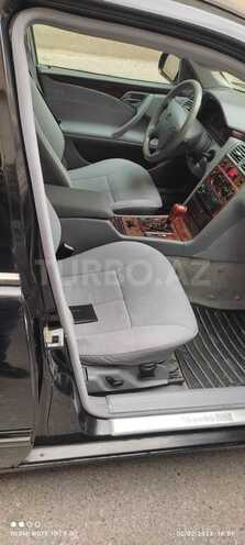 Mercedes E 220 2001, 424,929 km - 2.2 l - Bakı