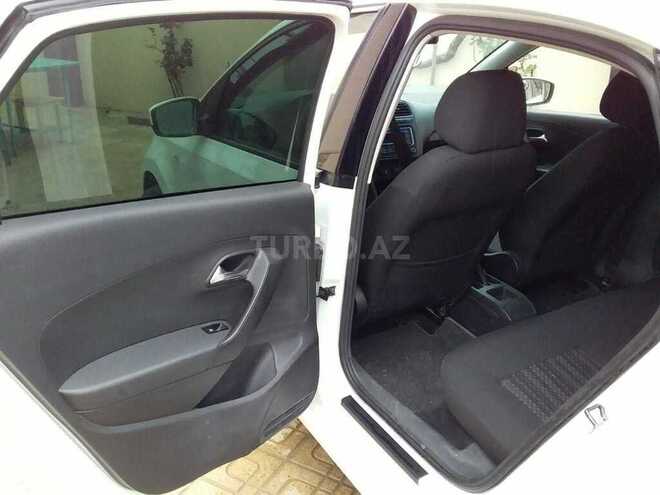 Volkswagen Polo 2018, 180,000 km - 1.6 l - Bakı