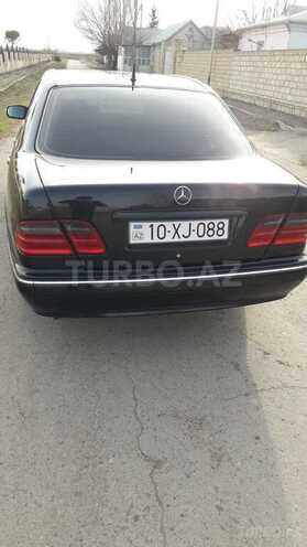 Mercedes E 240 2000, 370,000 km - 2.6 l - Bərdə