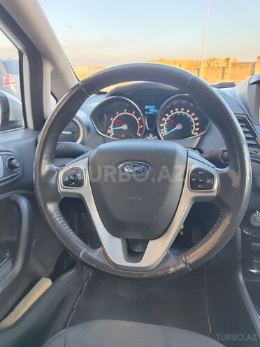 Ford Fiesta 2016, 172,000 km - 1.6 l - Bakı