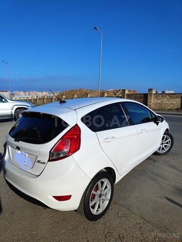 Ford Fiesta 2016, 172,000 km - 1.6 l - Bakı