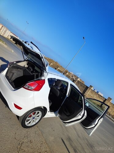 Ford Fiesta 2016, 172,000 km - 1.6 l - Bakı