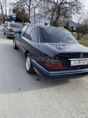 Mercedes E 200 1993, 460,662 km - 2.0 l - Qəbələ