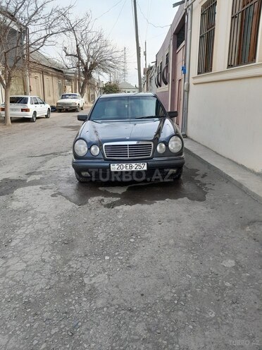 Mercedes E 230 1996, 327,000 km - 2.3 l - Gəncə