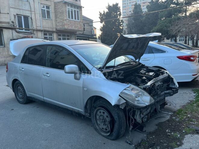 Nissan Tiida 2010, 258,000 km - 1.6 l - Bakı