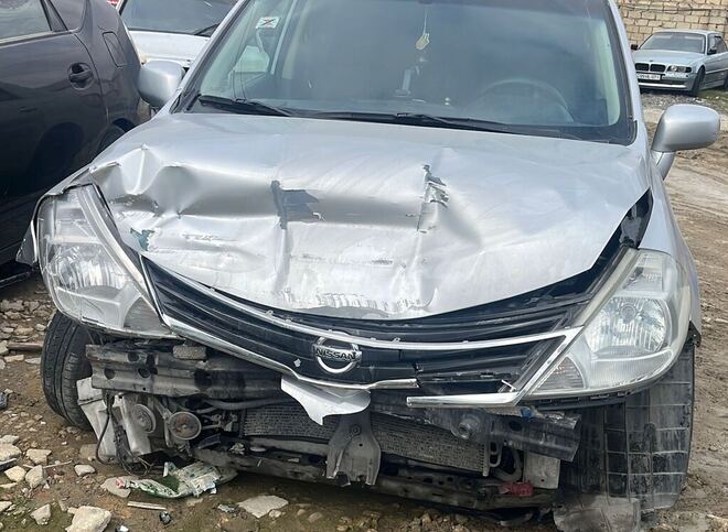 Nissan Tiida 2010, 258,000 km - 1.6 l - Bakı
