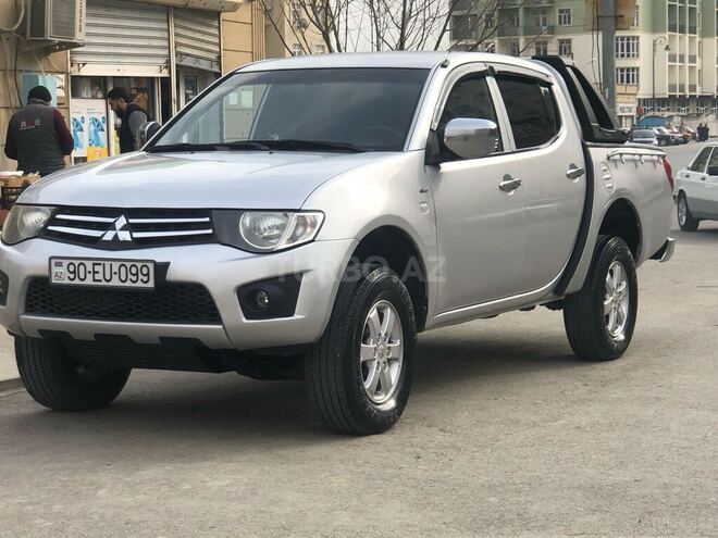Mitsubishi L200 2011, 594,538 km - 2.5 l - Bakı