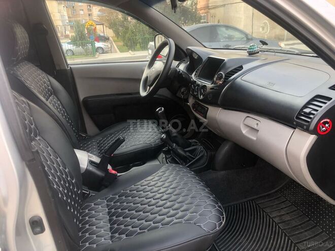 Mitsubishi L200 2011, 594,538 km - 2.5 l - Bakı