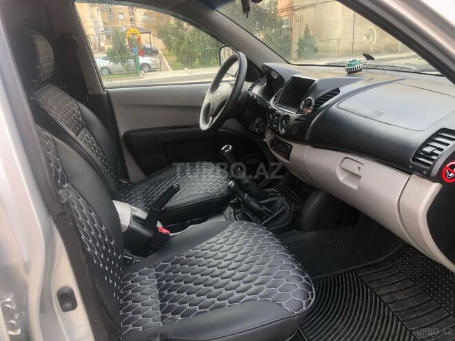 Mitsubishi L200 2011, 594,538 km - 2.5 l - Bakı