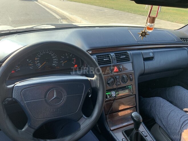 Mercedes E 300 1996, 403,784 km - 3.0 л - Bakı